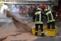 LKW blieb unter Bruecke haengen Koeln Ehrenfeld Innere Kanalstr Hornstr P366